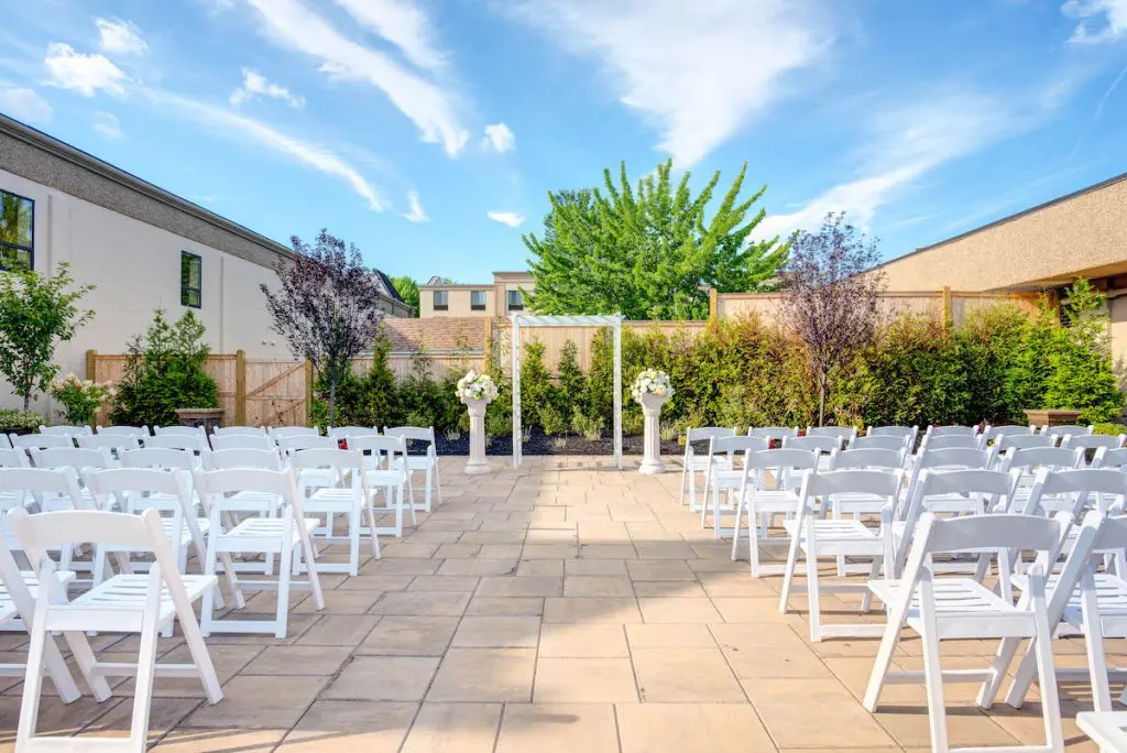 Windsor Ballroom outdoor ceremony