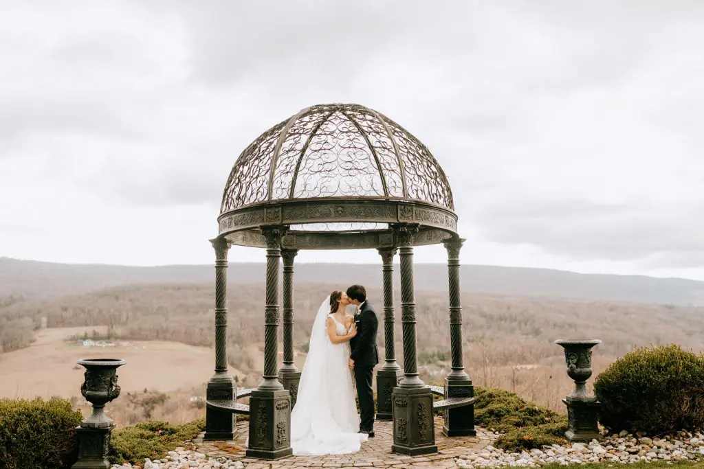 Bride and groom at Stroudsmoor Country Inn, PA