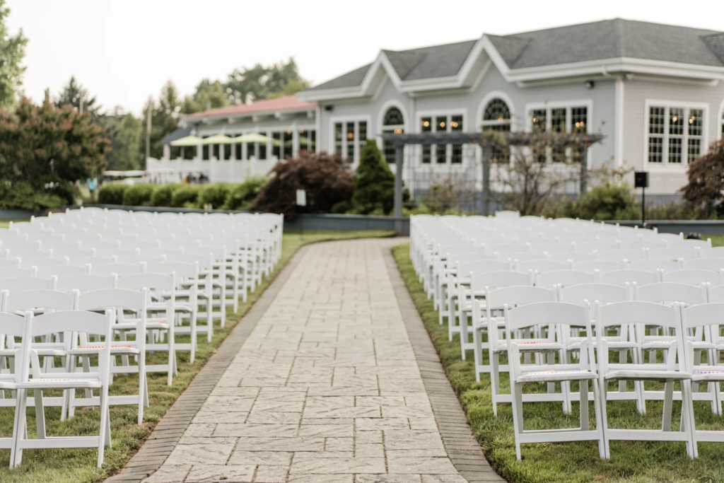 Outdoor wedding ceremony at Avalon Golf Club in Cape May Court House, NJ