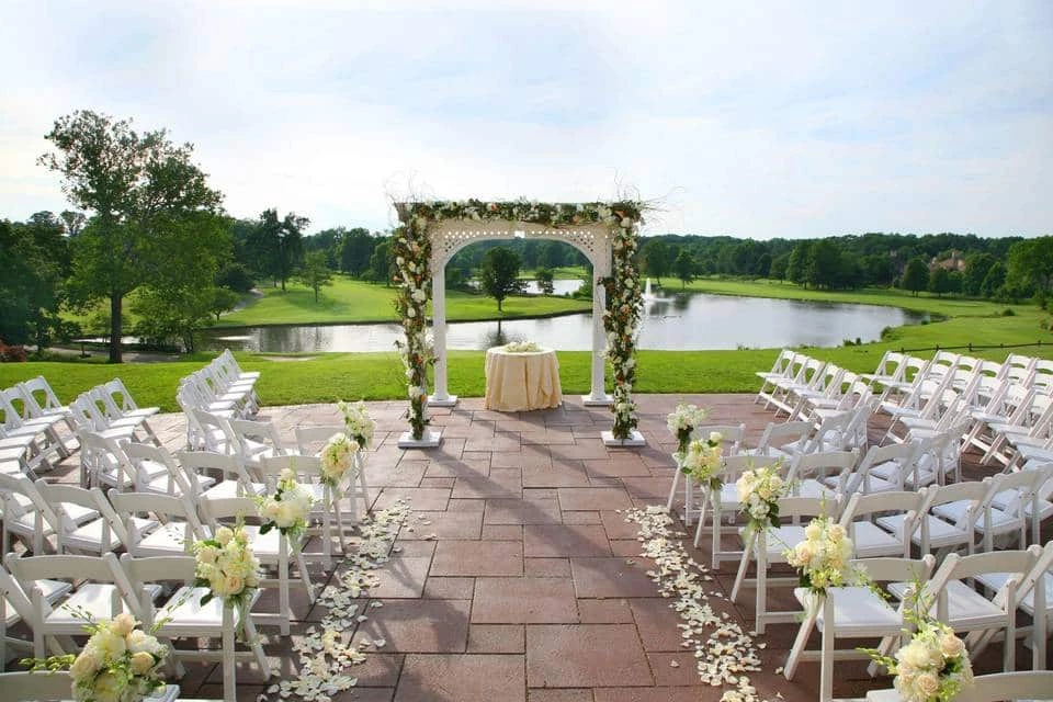 Outdoor ceremony space at picturesque Brooklake Country Club in Florham Park, NJ